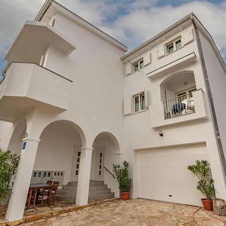Appartamento Haus Toni Ražanac Esterno foto