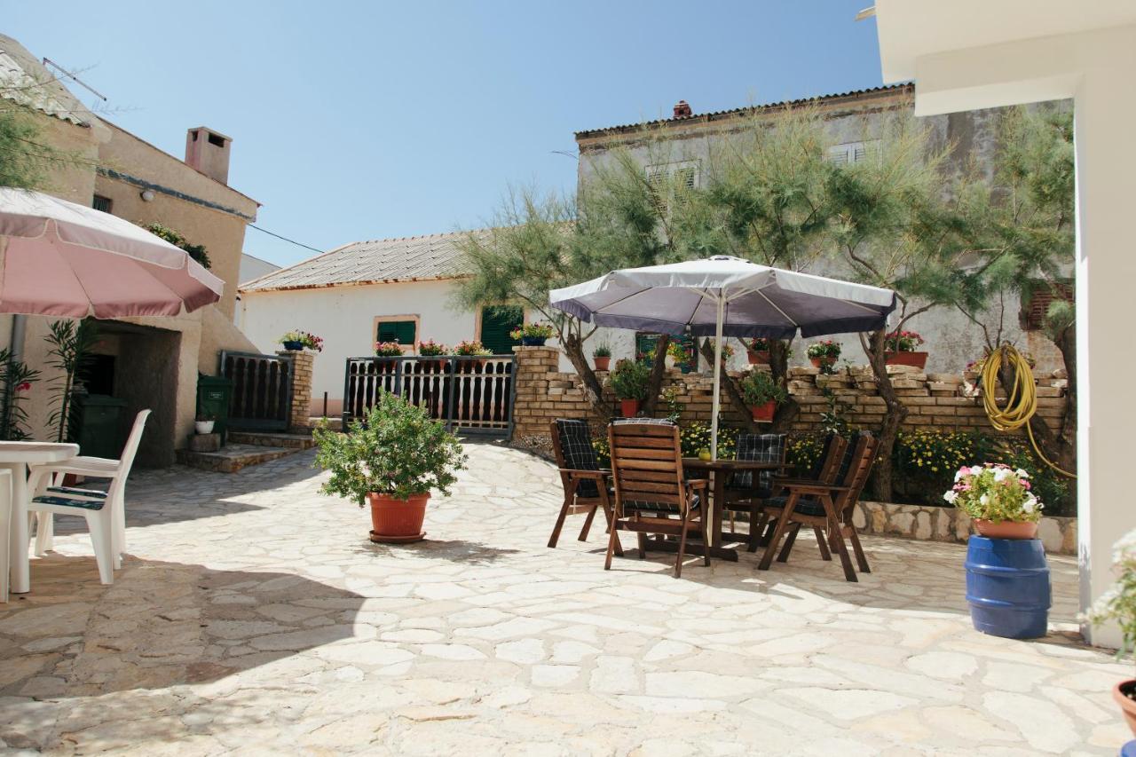 Appartamento Haus Toni Ražanac Esterno foto
