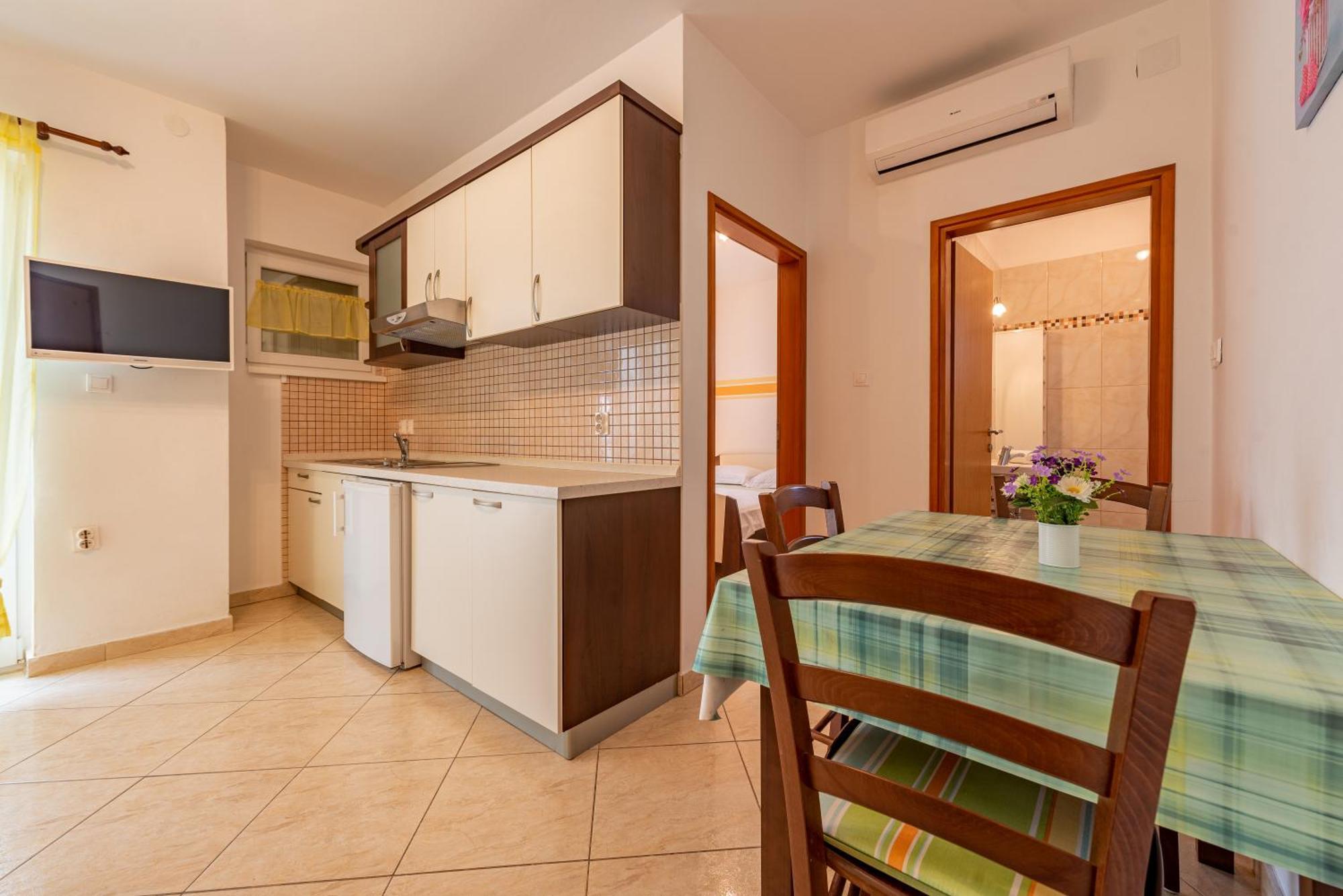 Appartamento Haus Toni Ražanac Esterno foto