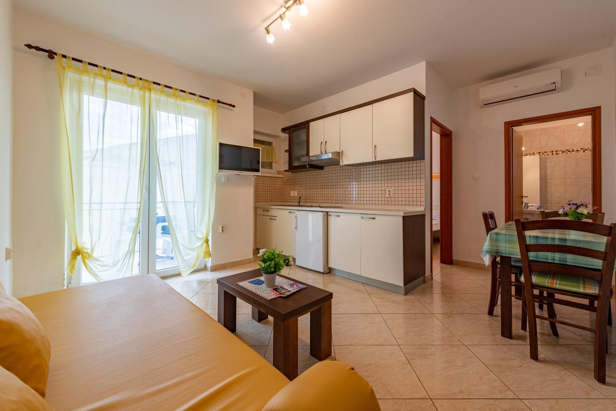 Appartamento Haus Toni Ražanac Esterno foto