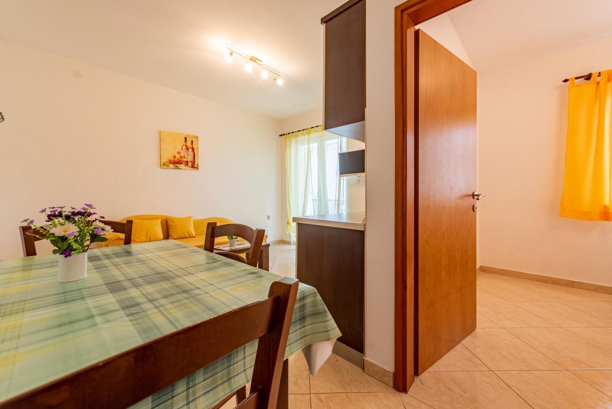 Appartamento Haus Toni Ražanac Esterno foto