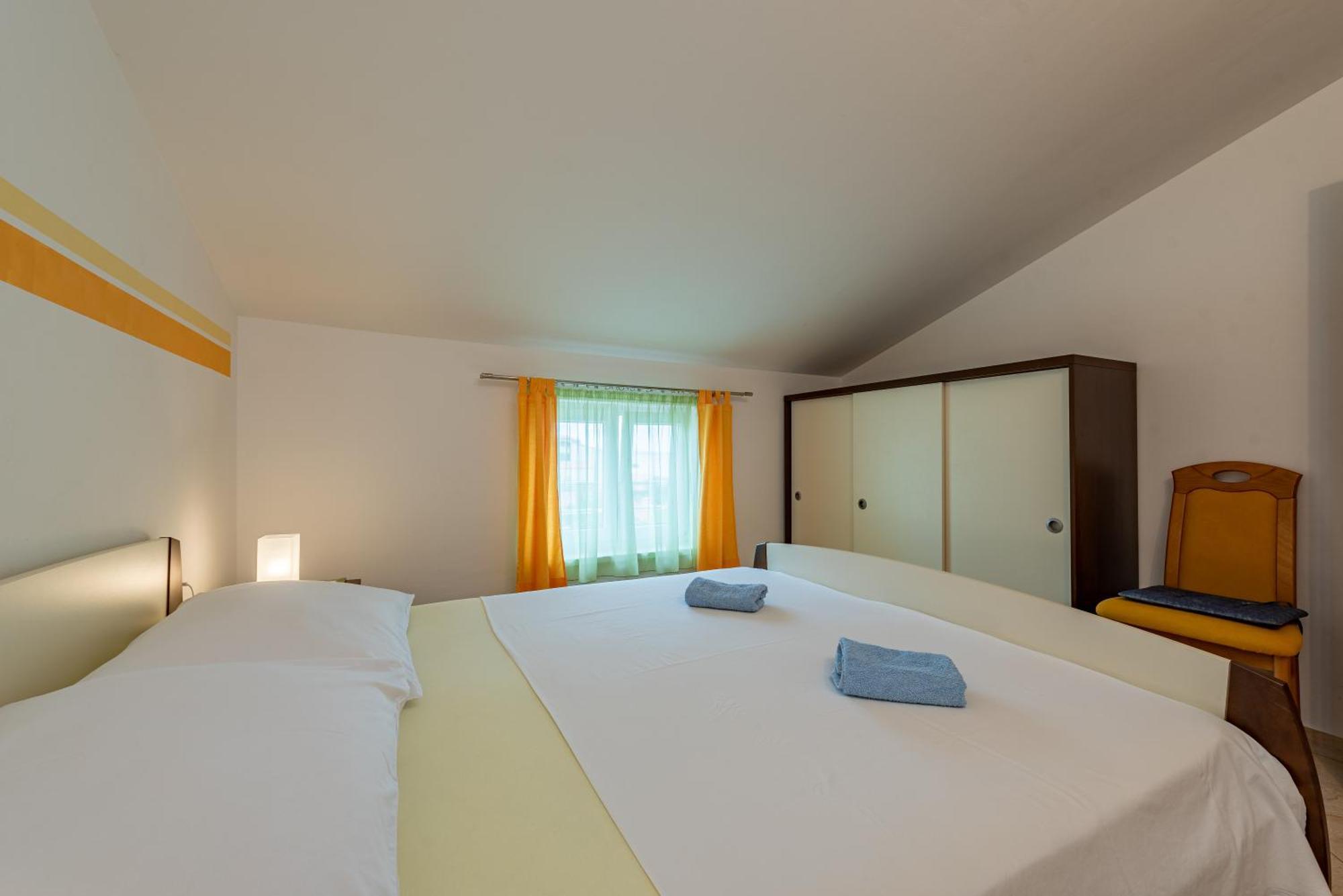 Appartamento Haus Toni Ražanac Esterno foto