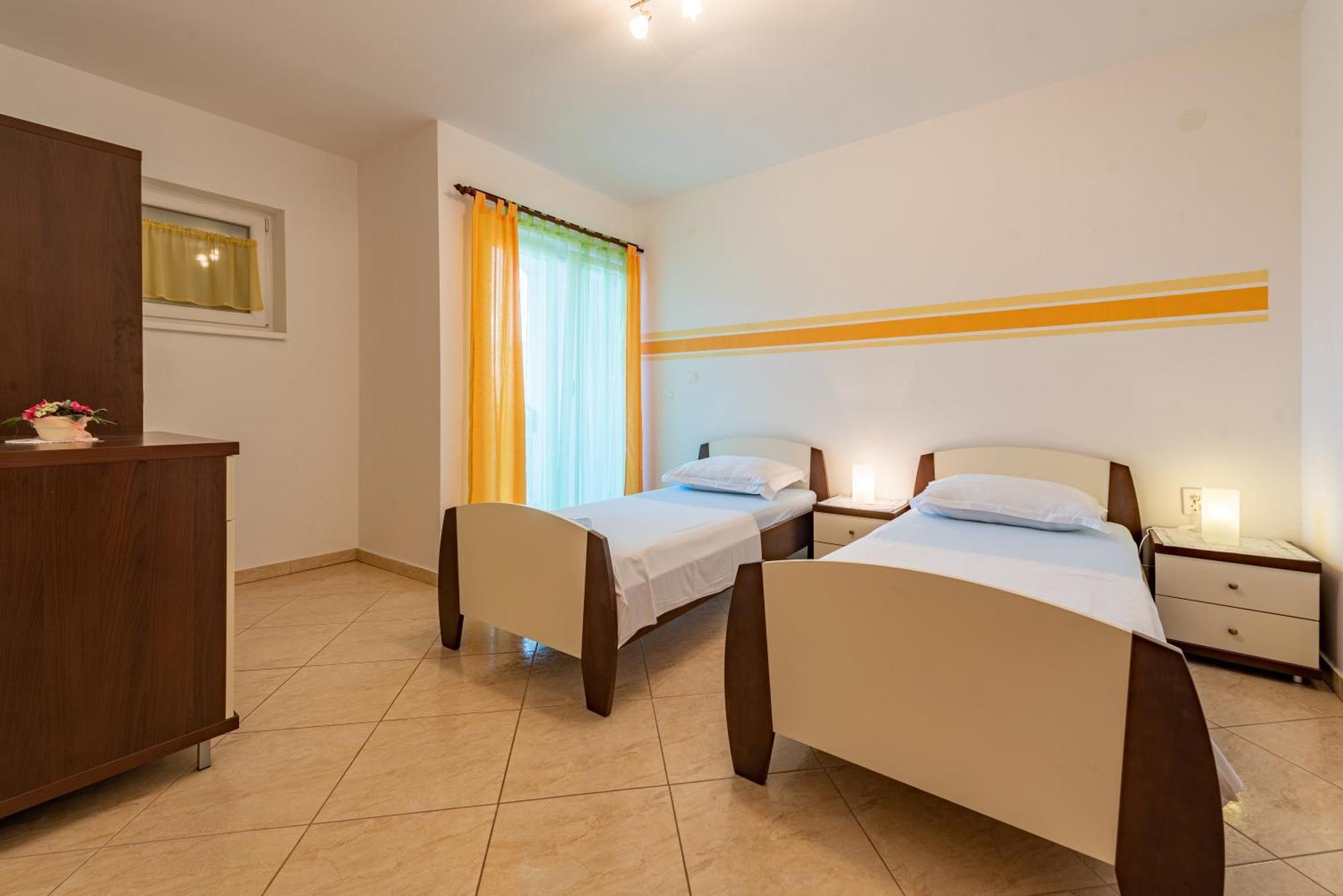 Appartamento Haus Toni Ražanac Esterno foto