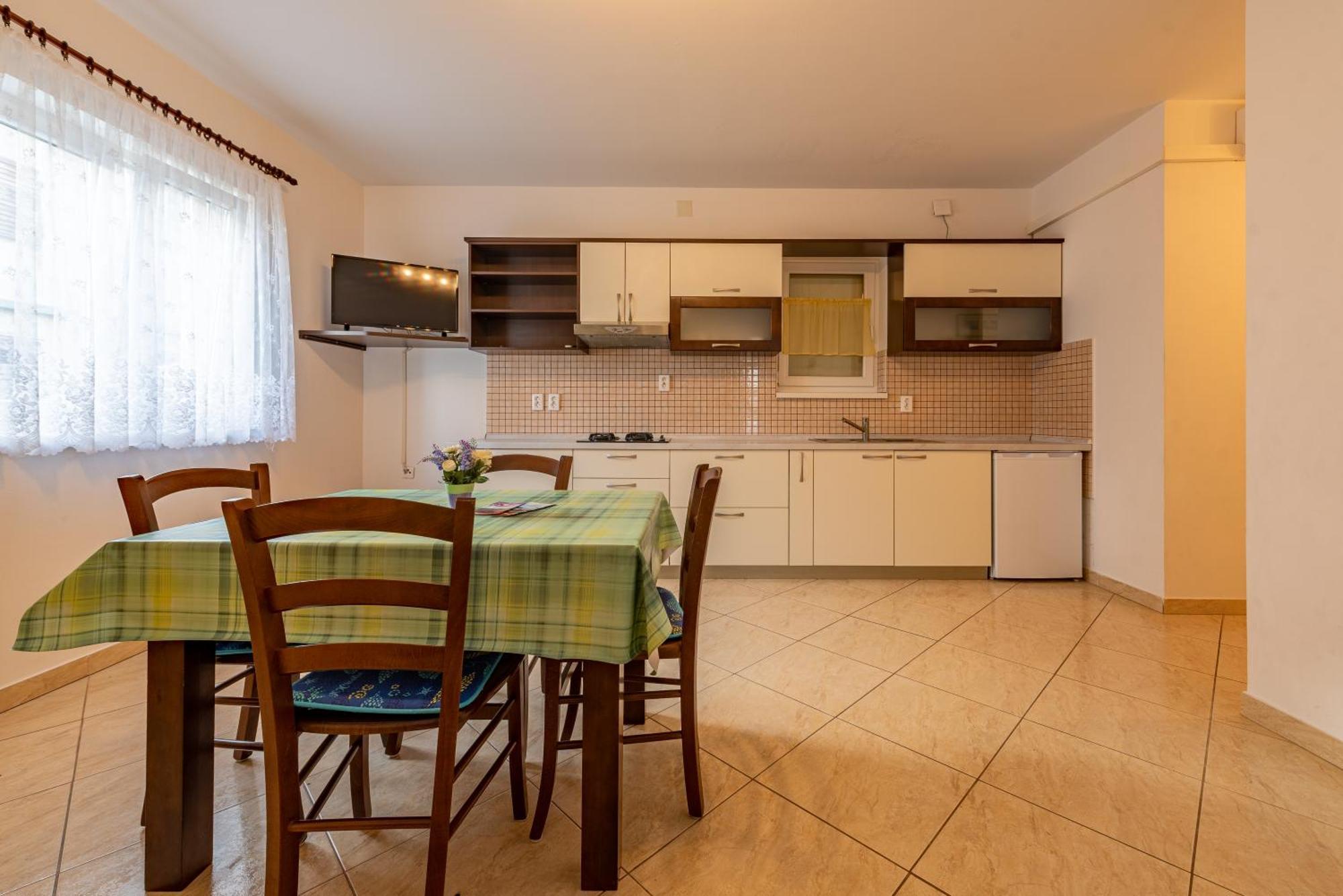 Appartamento Haus Toni Ražanac Esterno foto