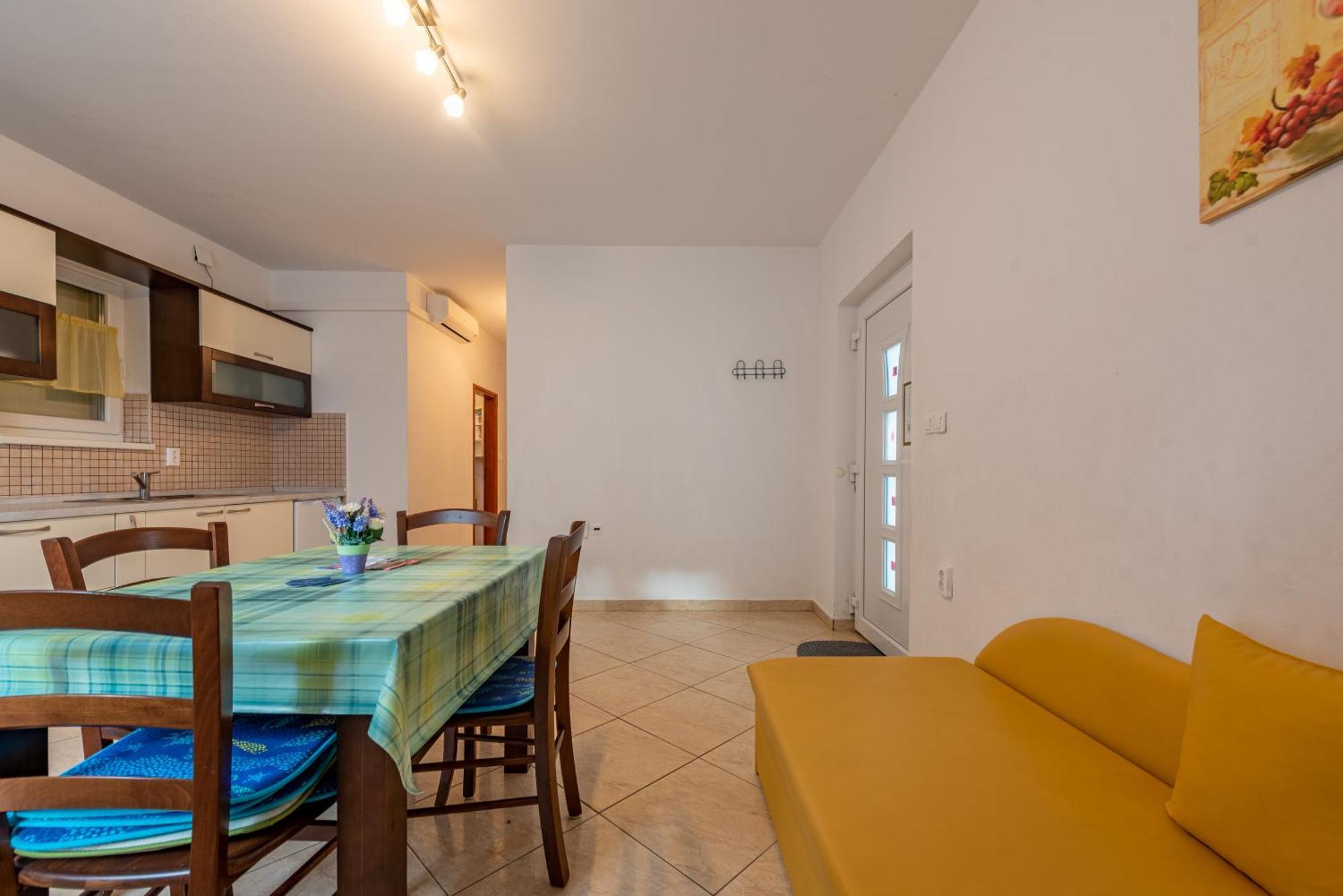 Appartamento Haus Toni Ražanac Esterno foto