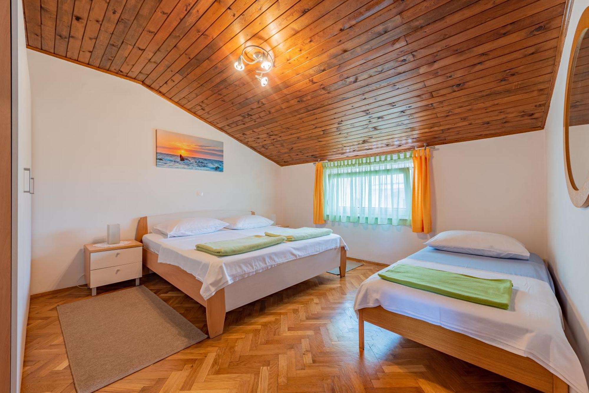Appartamento Haus Toni Ražanac Esterno foto