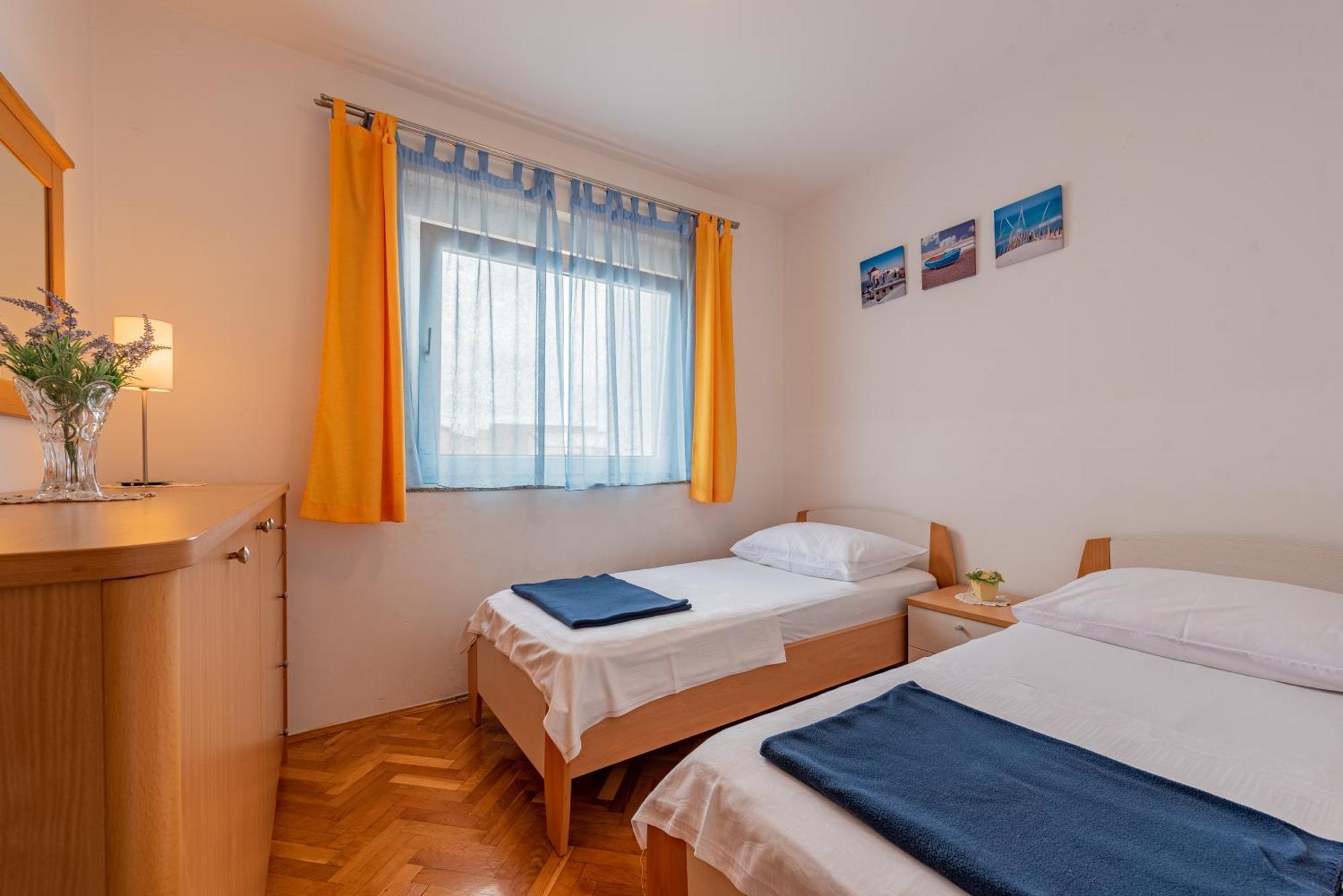 Appartamento Haus Toni Ražanac Esterno foto