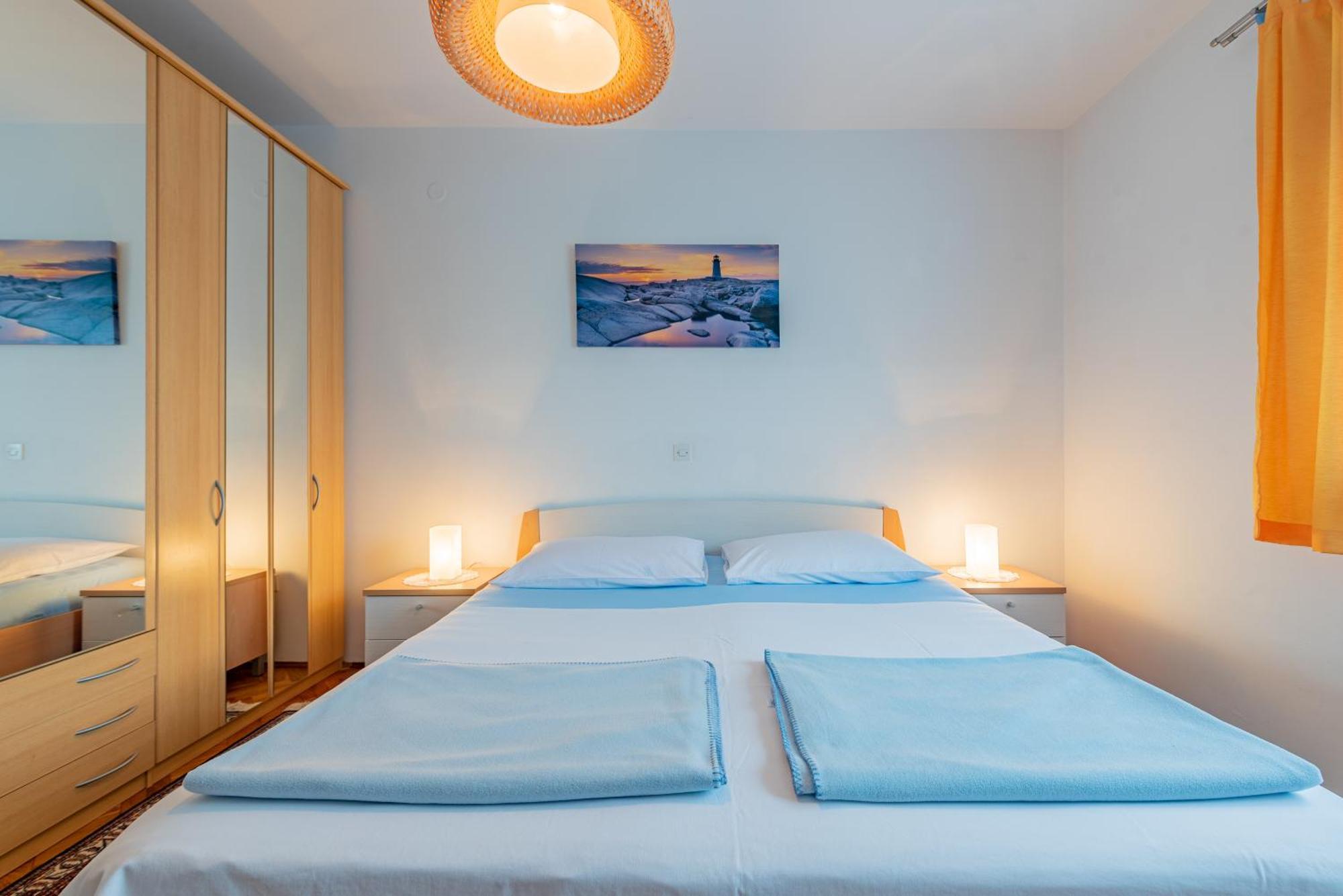 Appartamento Haus Toni Ražanac Esterno foto