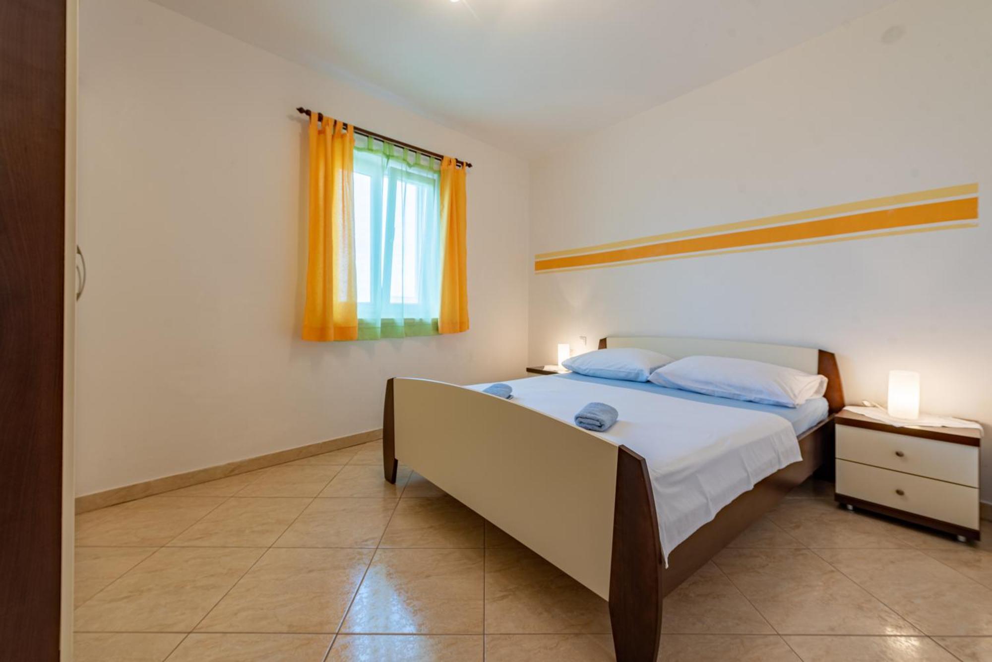Appartamento Haus Toni Ražanac Esterno foto