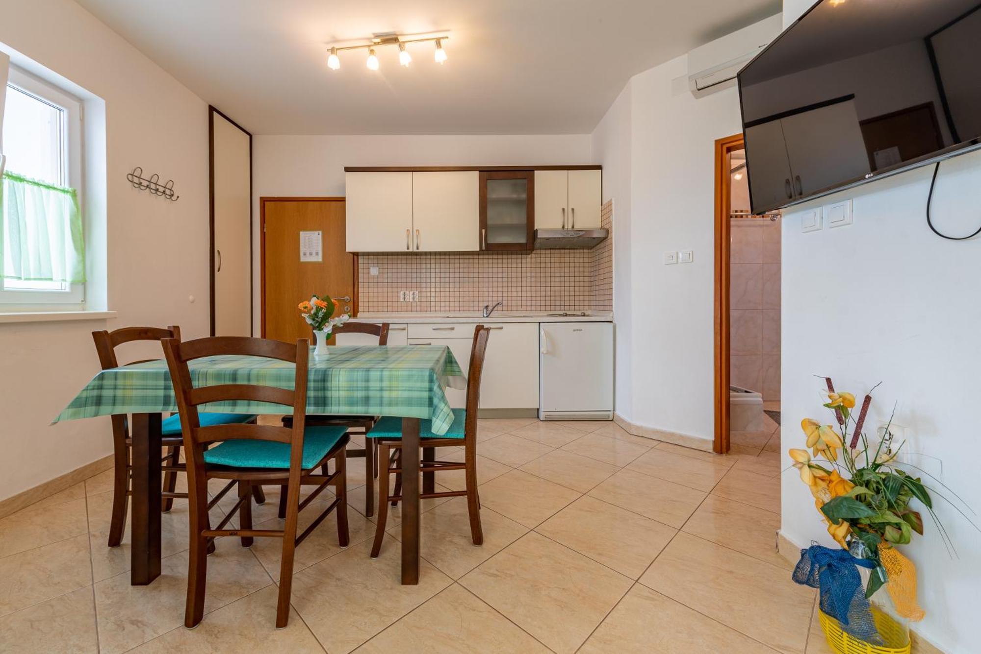 Appartamento Haus Toni Ražanac Esterno foto