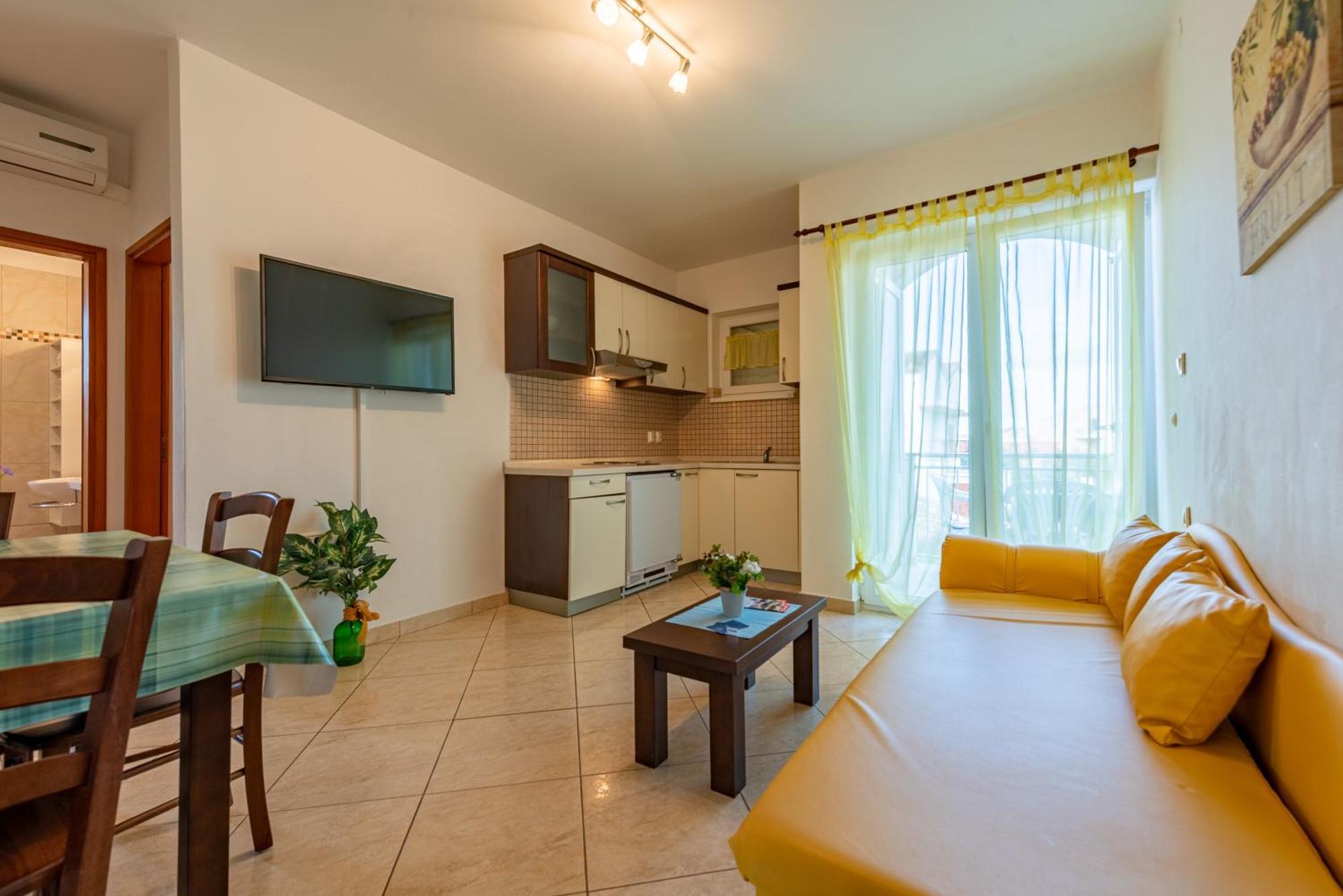 Appartamento Haus Toni Ražanac Esterno foto