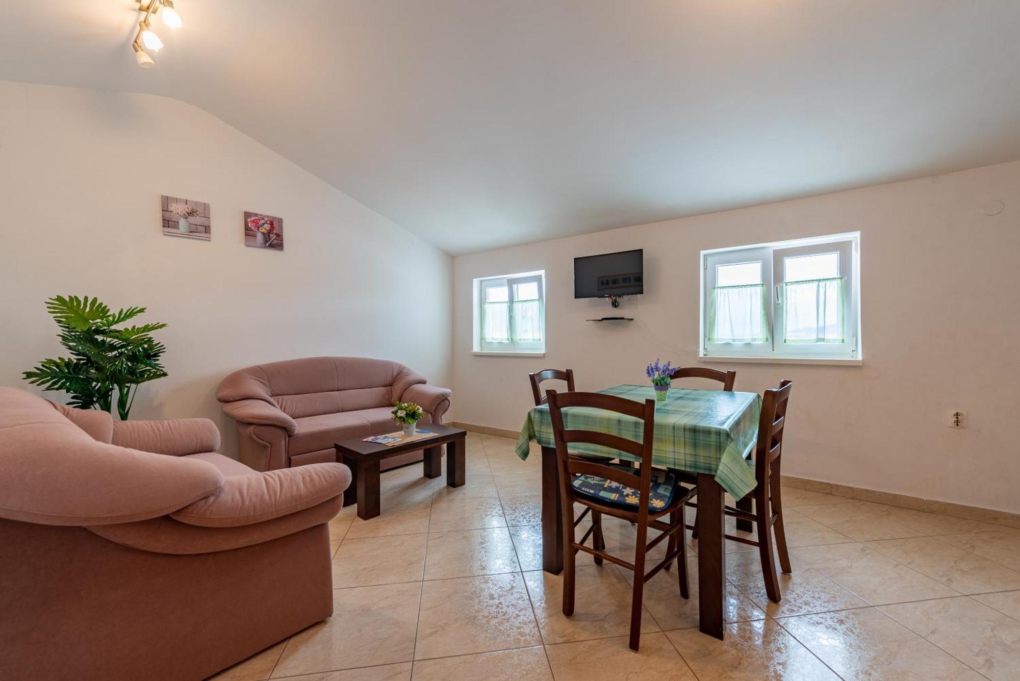 Appartamento Haus Toni Ražanac Esterno foto