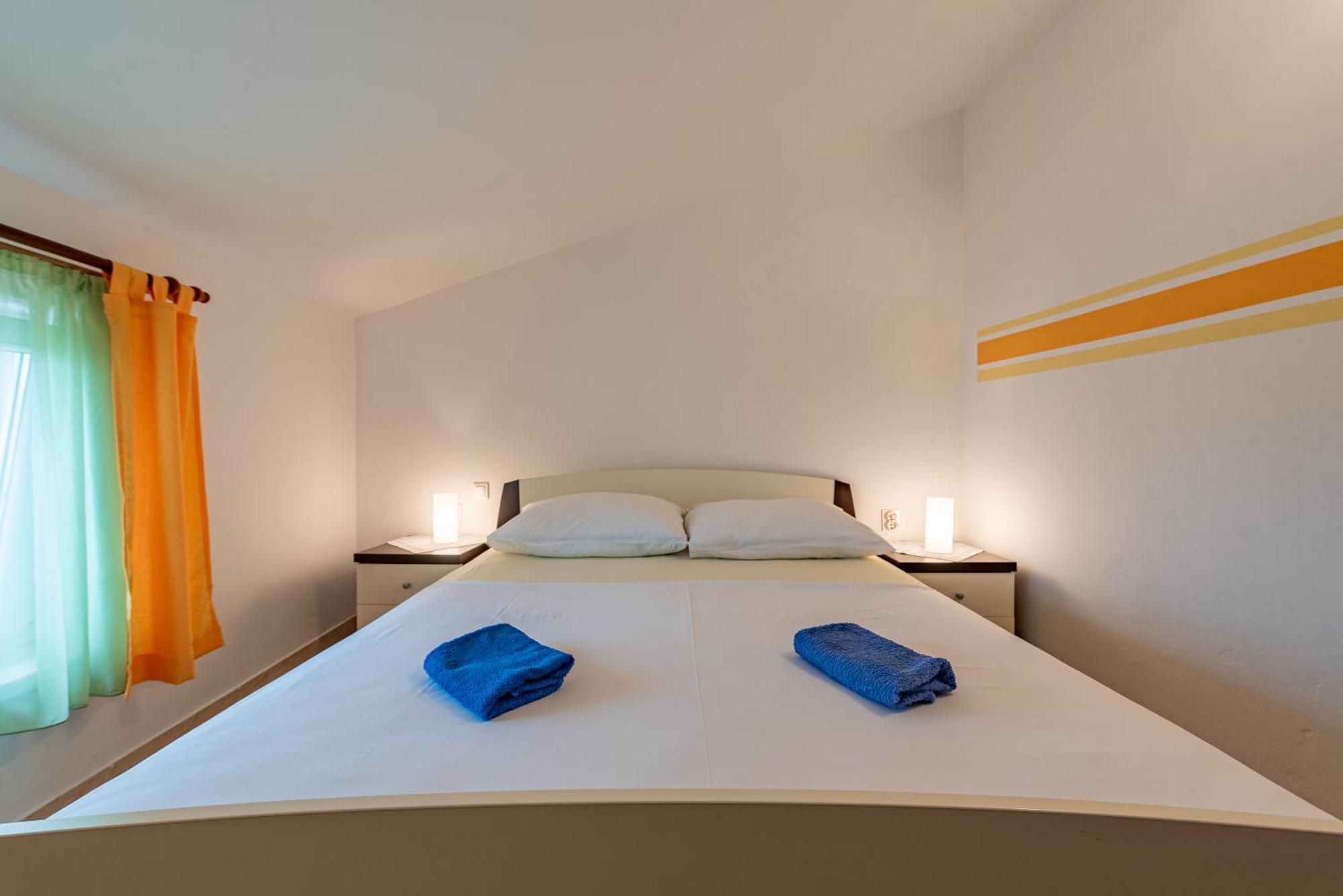 Appartamento Haus Toni Ražanac Esterno foto