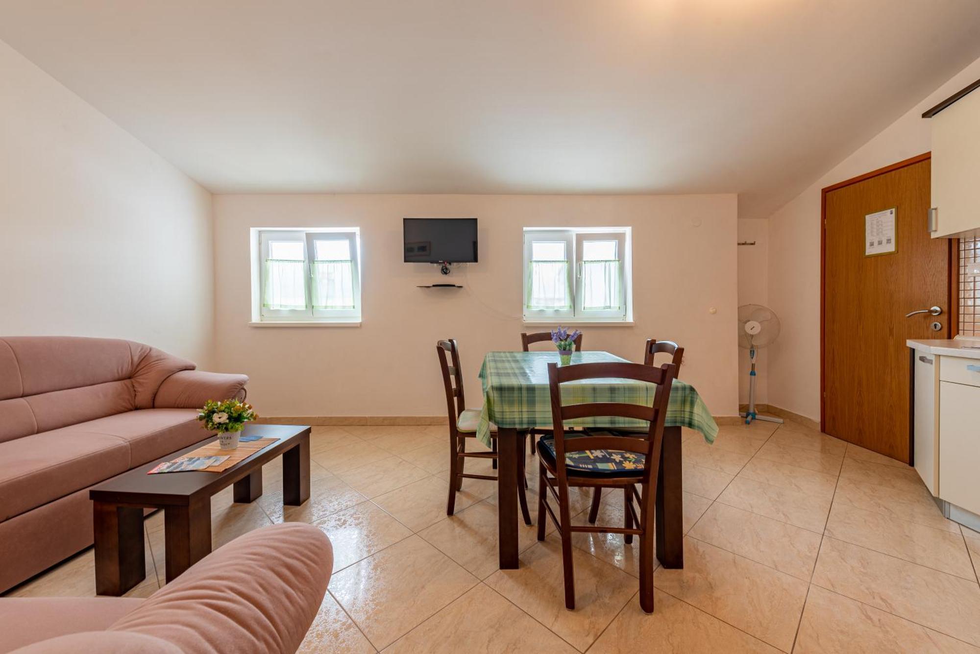 Appartamento Haus Toni Ražanac Esterno foto