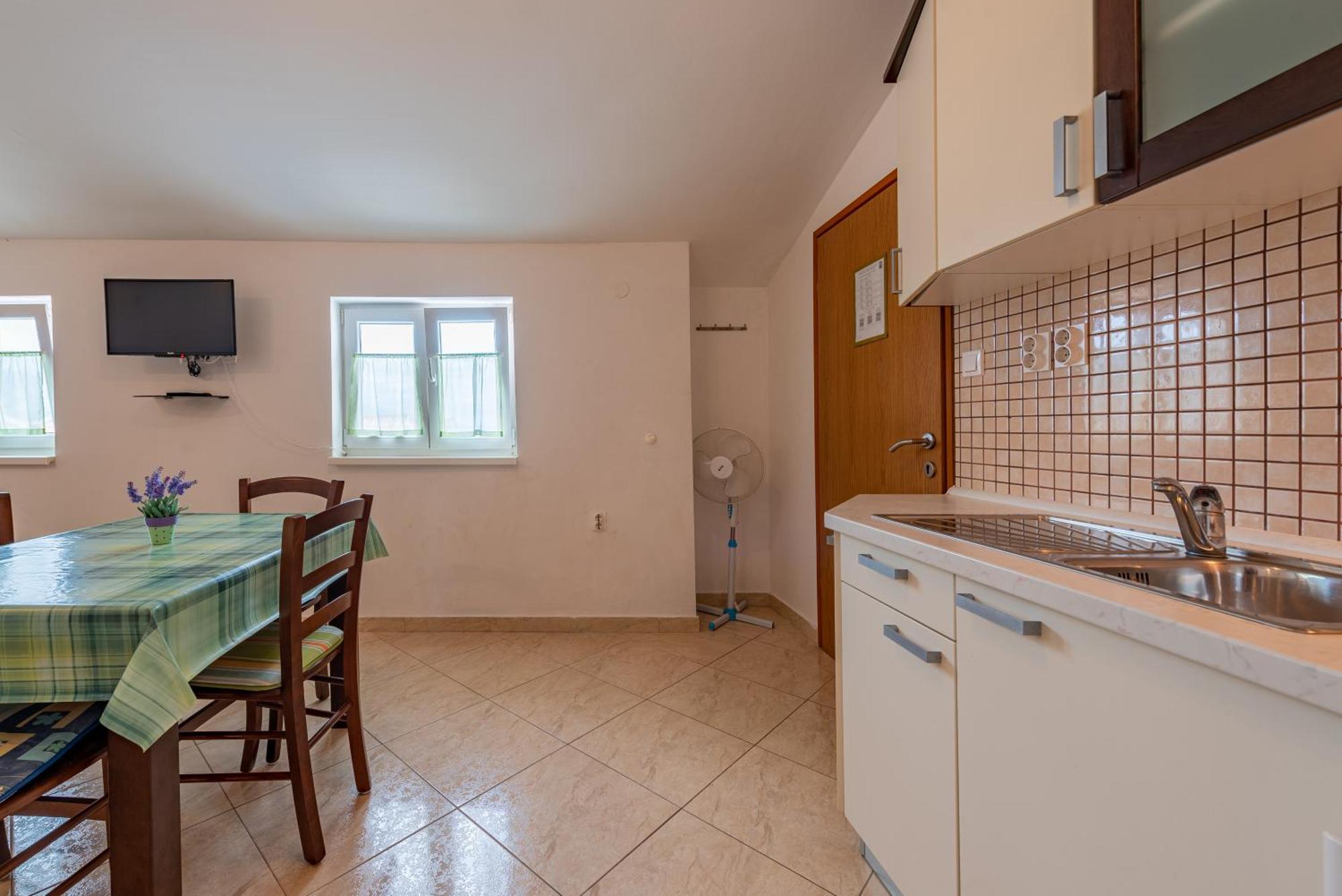 Appartamento Haus Toni Ražanac Esterno foto