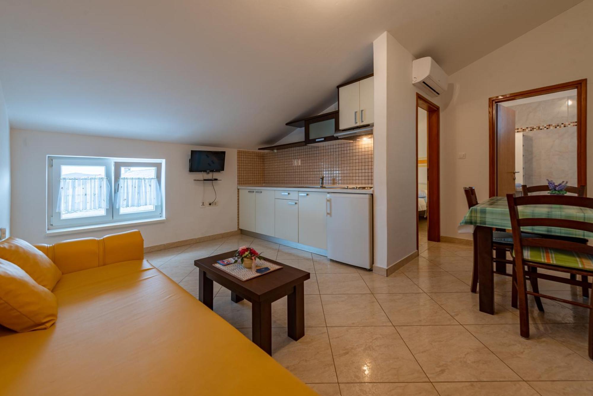 Appartamento Haus Toni Ražanac Camera foto
